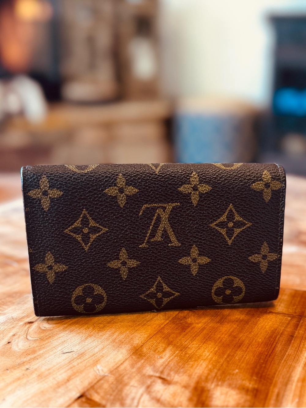 Louis Vuitton
Monogram Pattern Coated Canvas Porte-Monnaie Tresor
Wallet - Picture 3 of 14